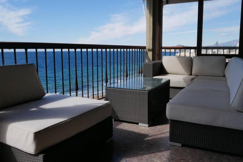 Levante Beach Front Of The Sea Estacha Benidorm Exterior foto